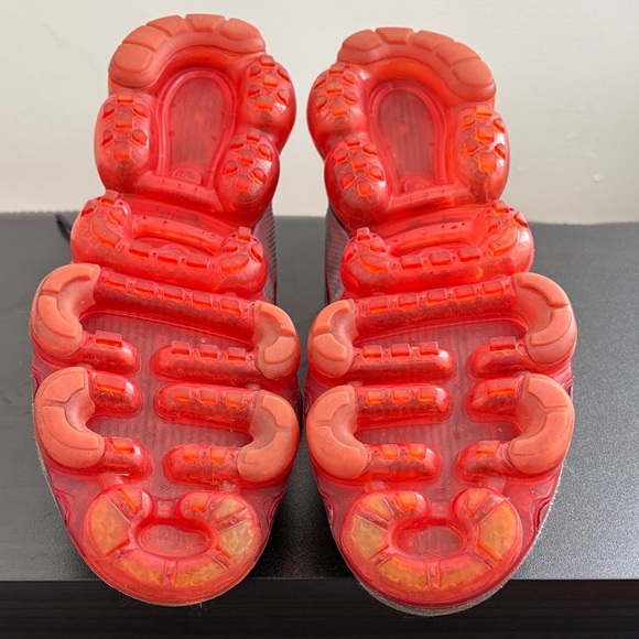 Nike Vapor Max Men's Gray and Red Athletic Shoes - Picture 4 of 12